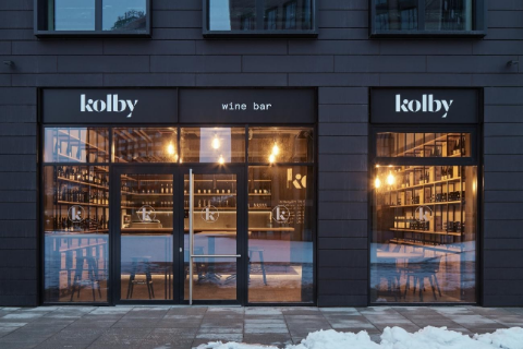 Kolby Wine Bar by CMC architects 