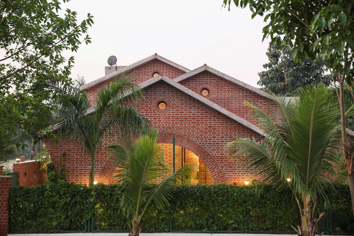 Sherkhi Residence by Tushar Parikh and Associates