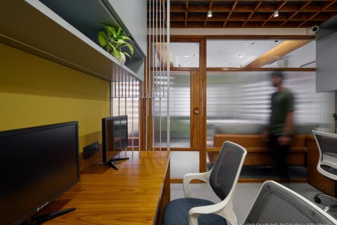 CA’s Office by Ajitbendre Design Studio