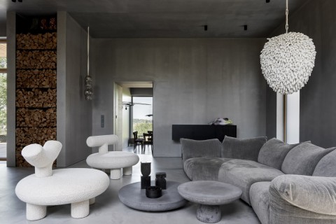 Concrete Interior by Le Atelier Architects