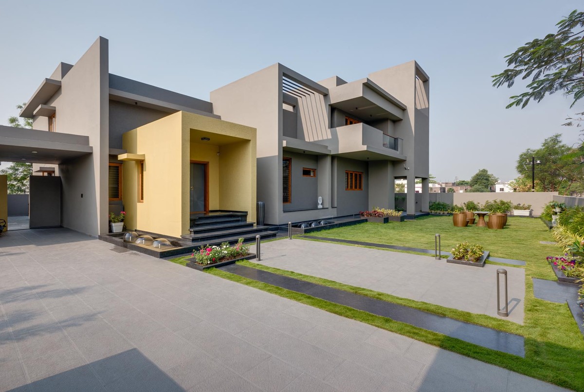 Maliwal Residence by 4th Axis Design Studio