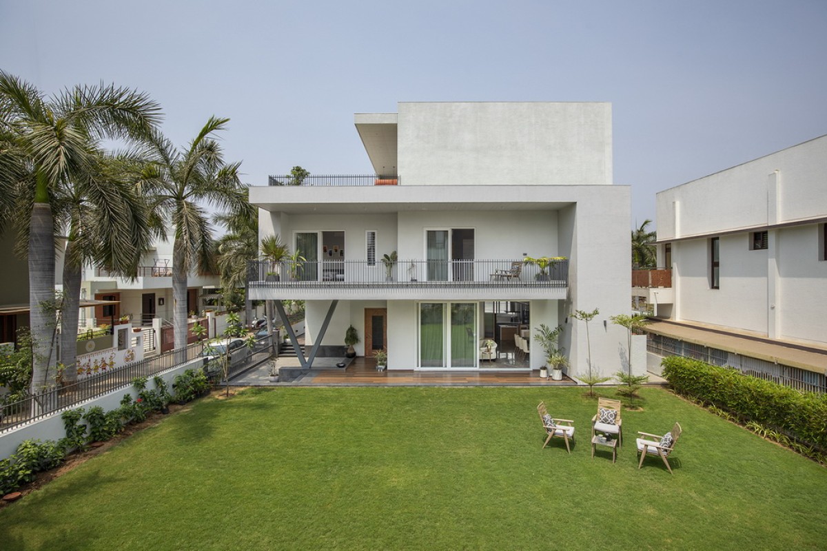 Gandhi's Residence by Nirmanam Design Studio | Family Home | Volume Zero