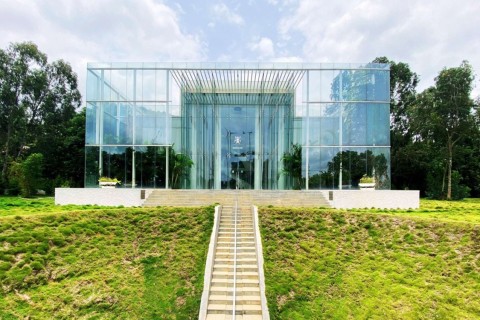 The Crystal Hall by Idea Design House