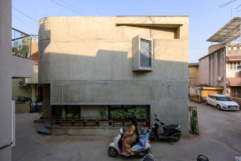A Modest House in ‘Pol’ Neighbourhood by Inpractice