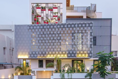 The Screen Residence by Sthapatya a Design Studio