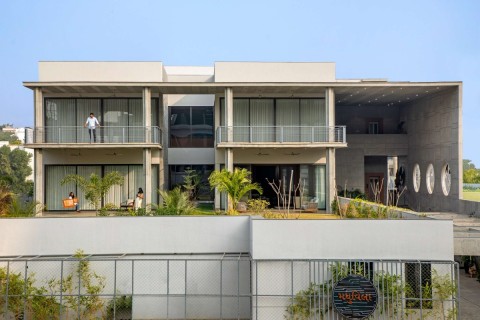Madhuvilla – The Concrete House by K.N. Associates