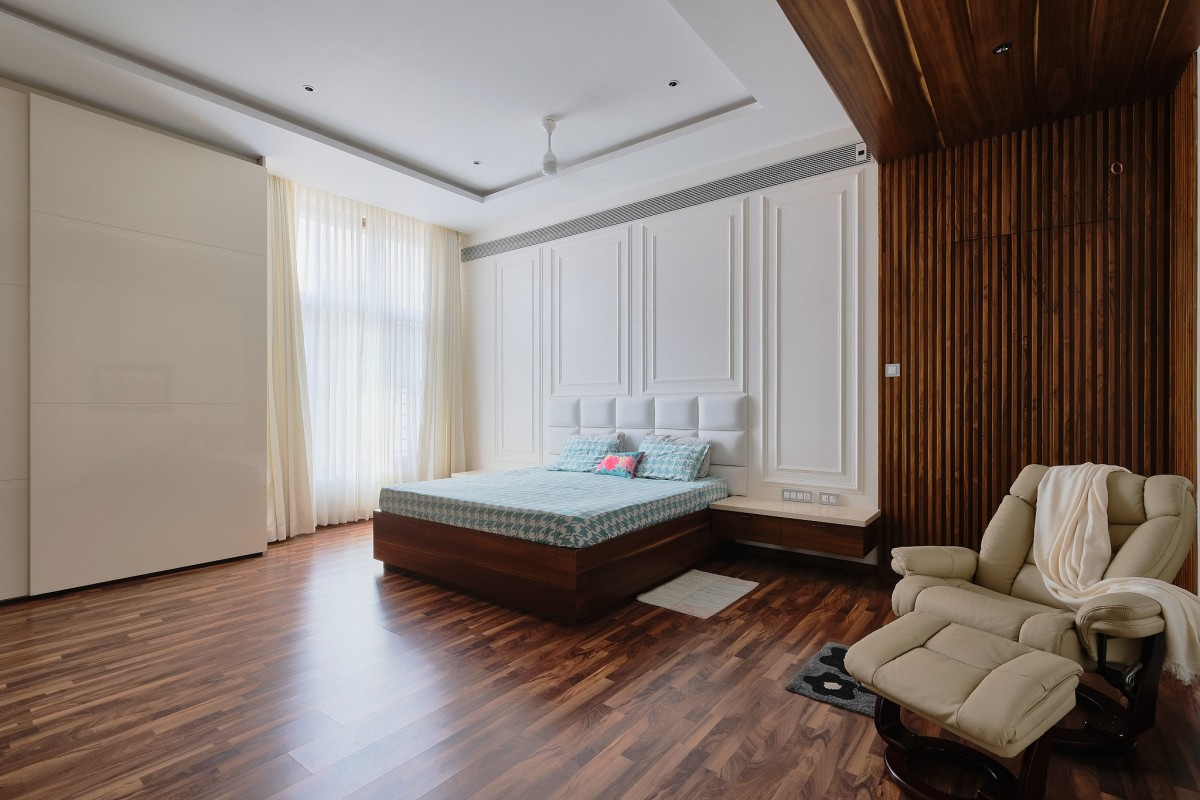 Master bedroom-House of Linearity by Zraaya Architects