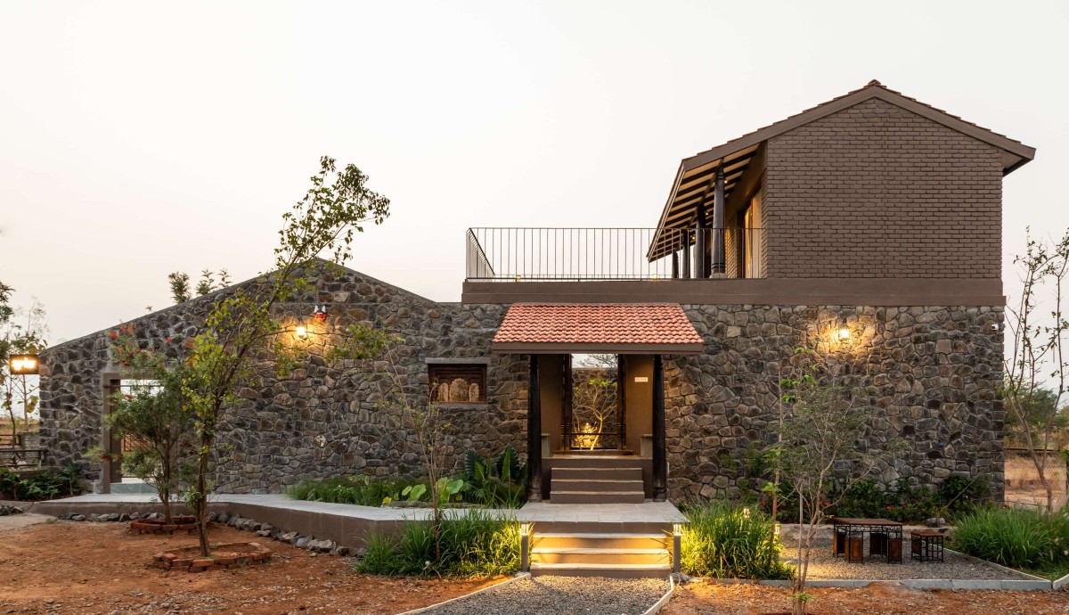 Exterior View Of Jalihal House by M+P Architects