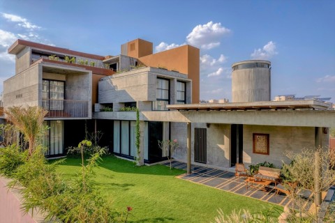 Ascending House by Rushi Shah Architects + Tattva