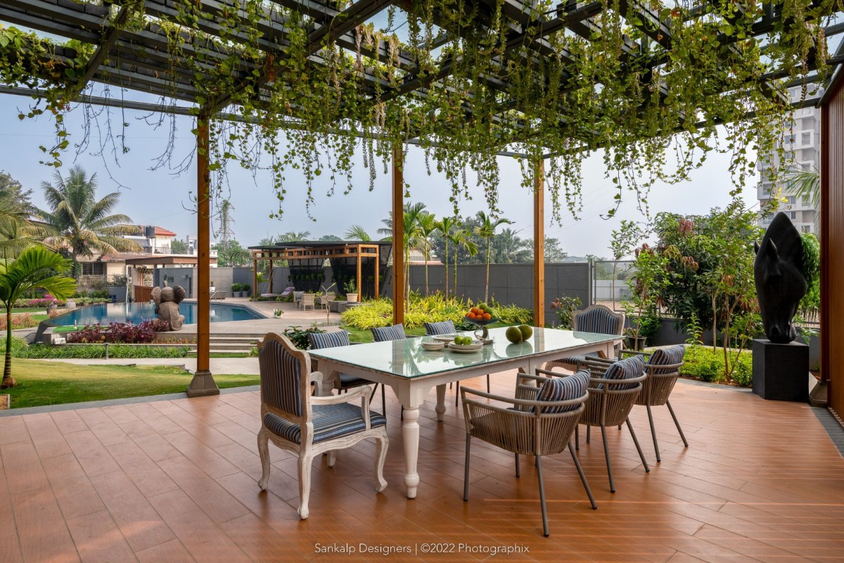 Outdoor Dining of Bhise Residence by Sankalp Designers