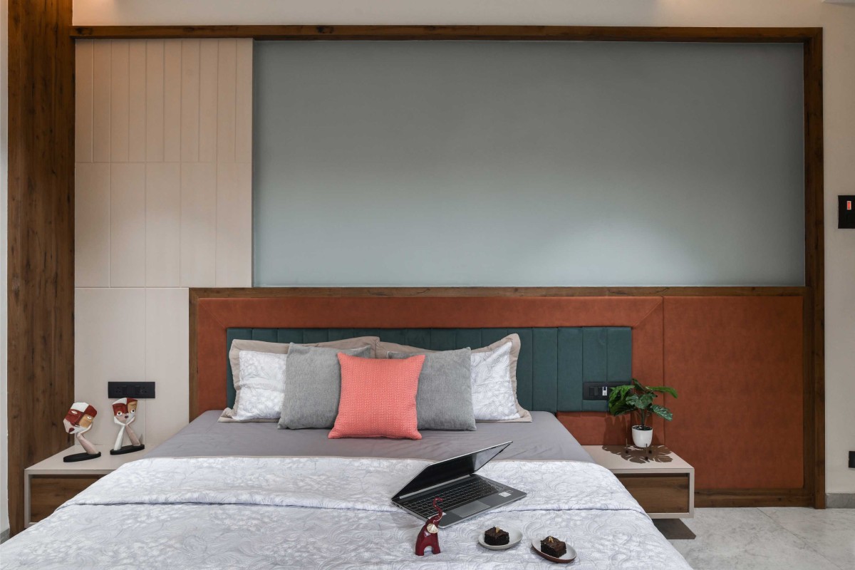 Guest Bedroom of Gagger’s Residence by Curated Spaces Studio & Kaksh Architects