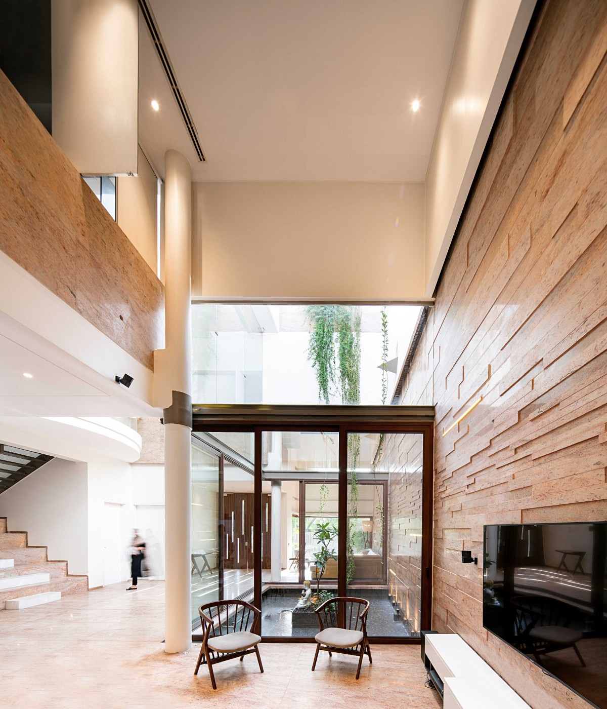 Living room of Residence 568 by Charged Voids