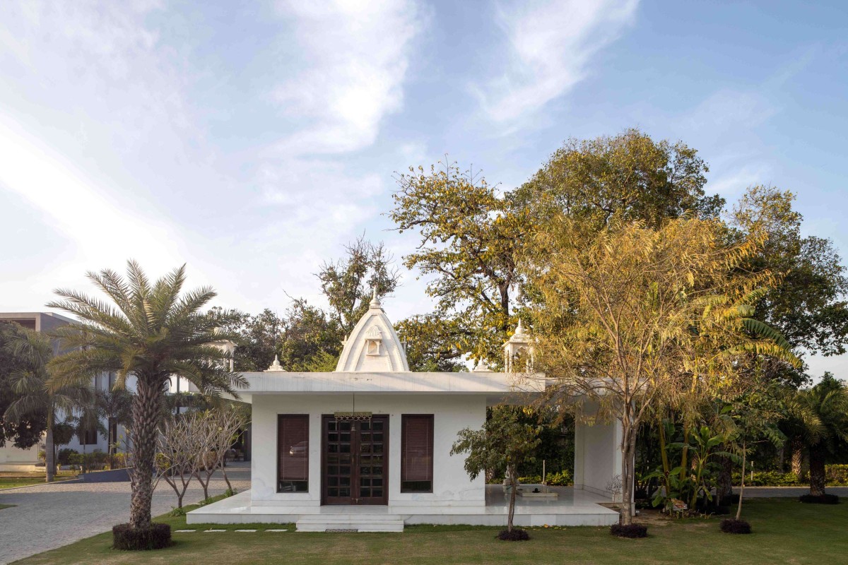 Temple of Chattarpur Villa by Design Deconstruct