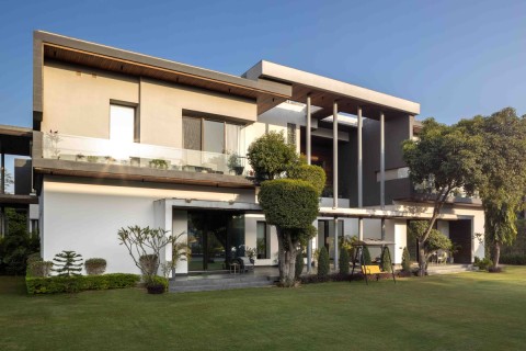 Chattarpur Villa by Design Deconstruct