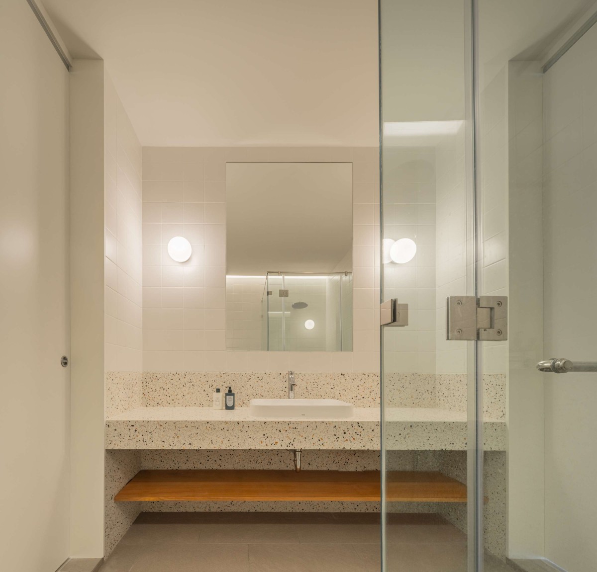 Bathroom of Masook House by Studio PATH