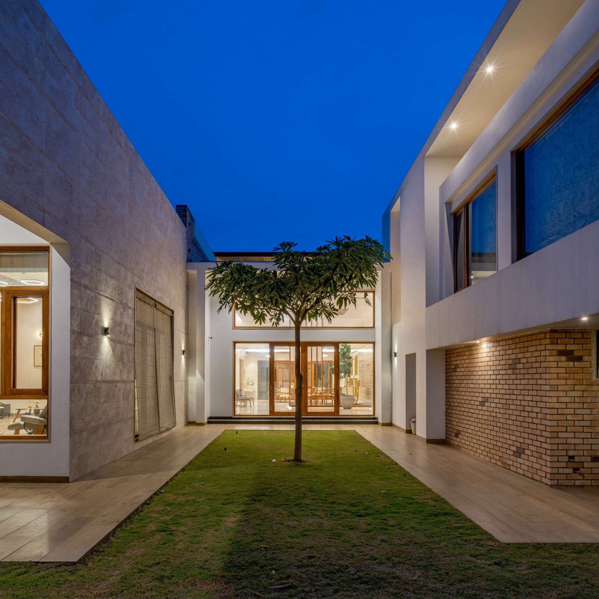 Exterior view of S+P Residence by Cubism Architects & Interiors