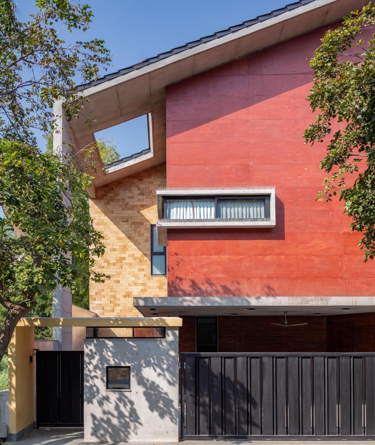 Exterior view of Chromatic House by Anagram Architects