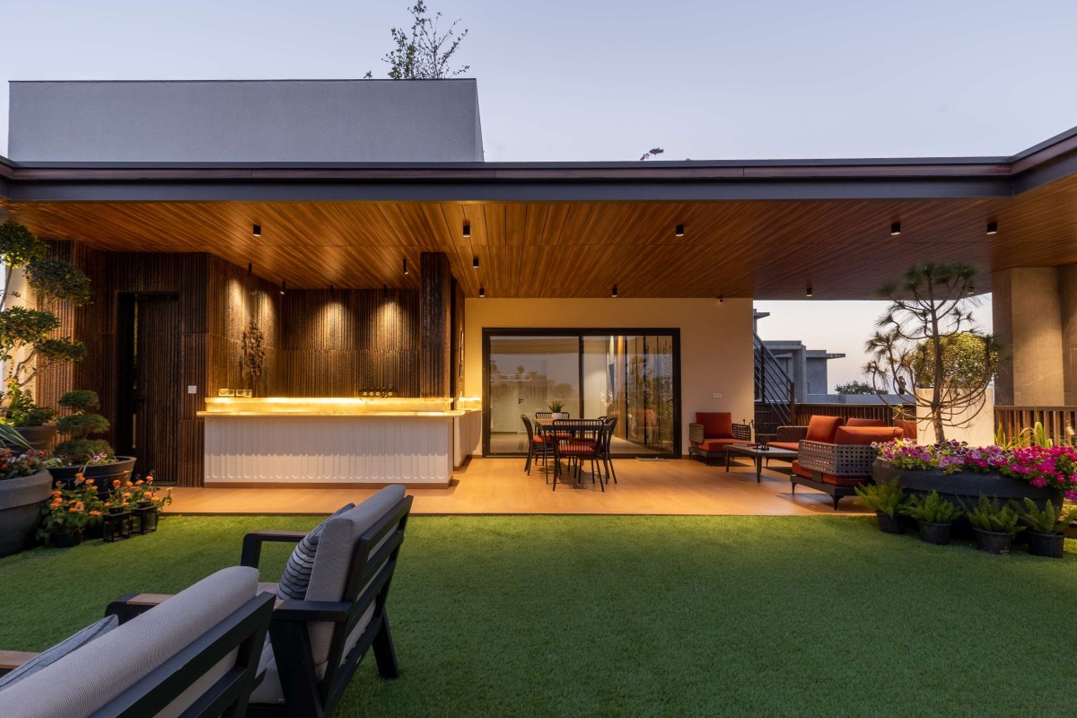 Terrace of The Architect’s Den by Rainbow Designers & Associates