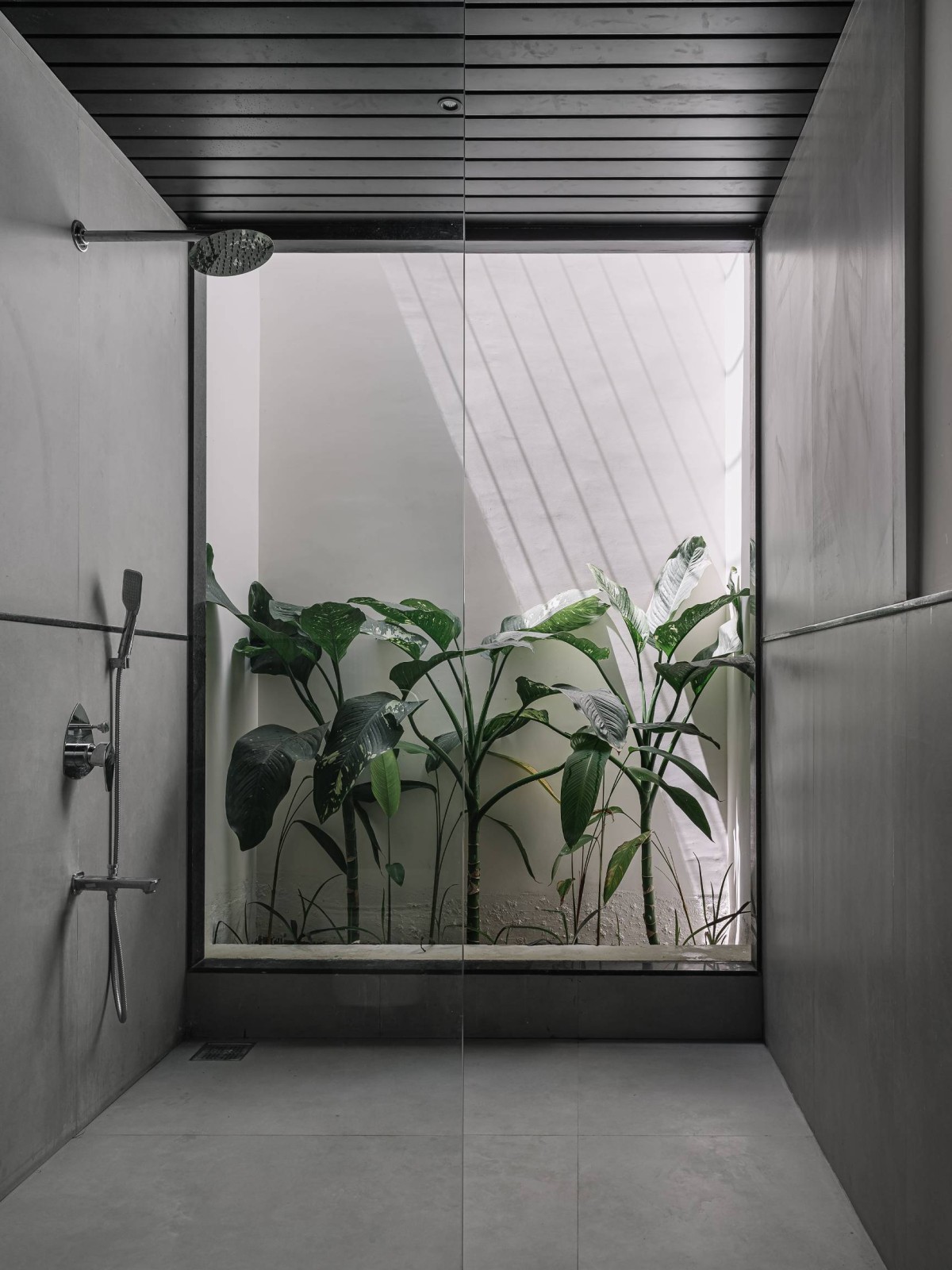 Bathroom of The White Bleached House by Neogenesis+Studi0261