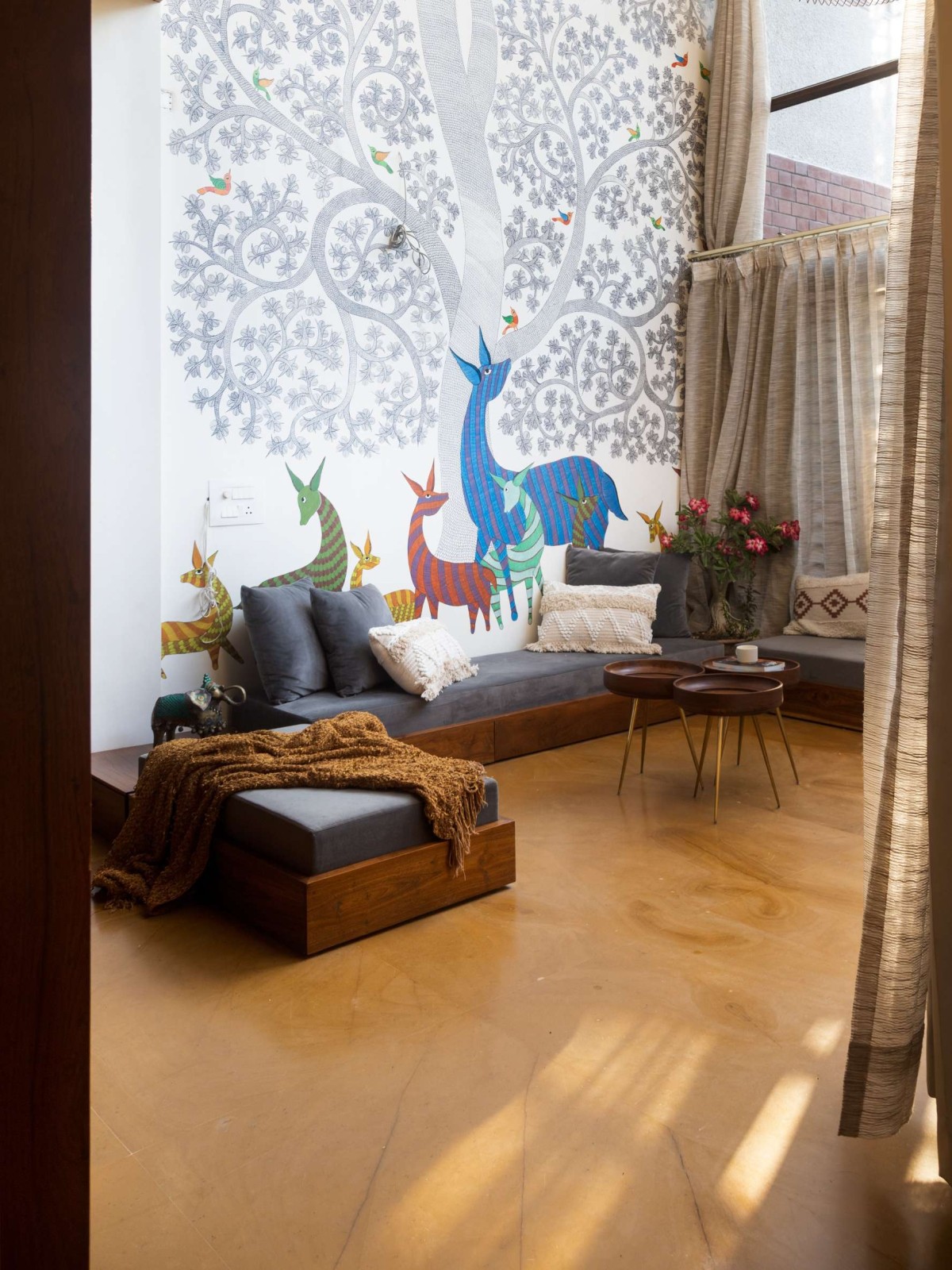Family Living of Kulkarni Residence by Bandhaan Architects