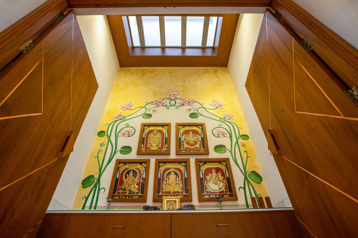 Pooja room of Light House by Vishwakarma Design Studio