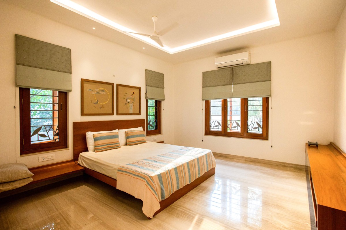 Bedroom 2 of Light House by Vishwakarma Design Studio