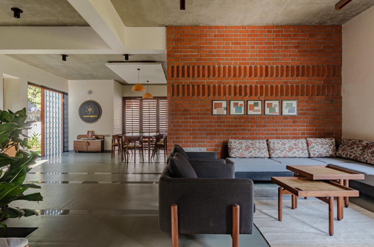 Living of Chitrakut - An Extended Family Cluster (Faliyu) by Aangan Architects
