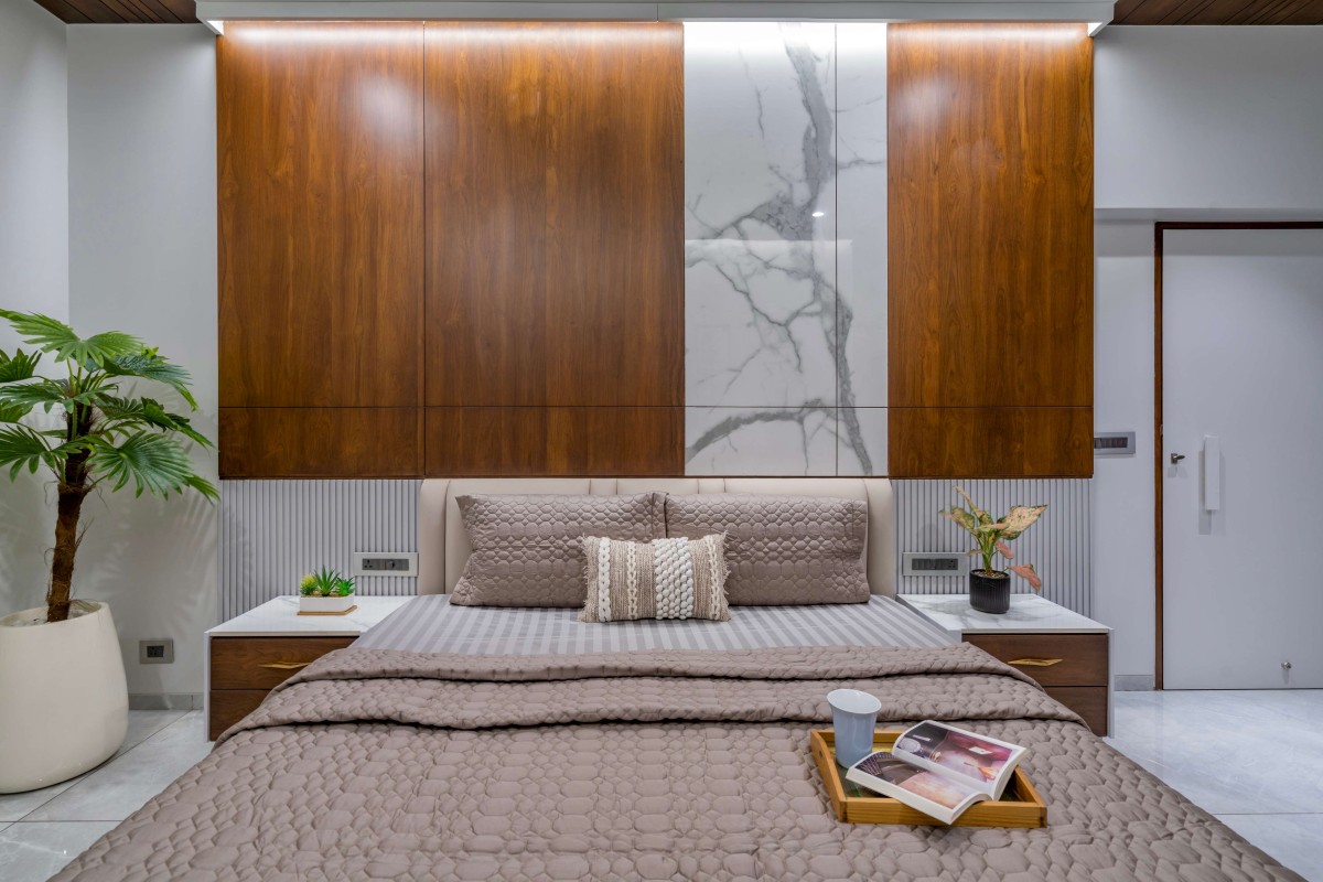 Bedroom of An Amiable Enclave Of Sharnam 7 by Anand Patel Architects