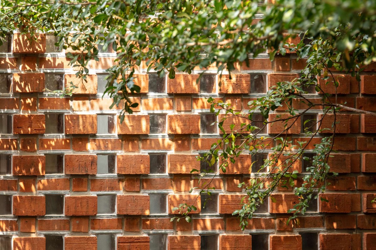 Detailed shot of wall of Inside Out House by Gaurav Roy Choudhury Architects