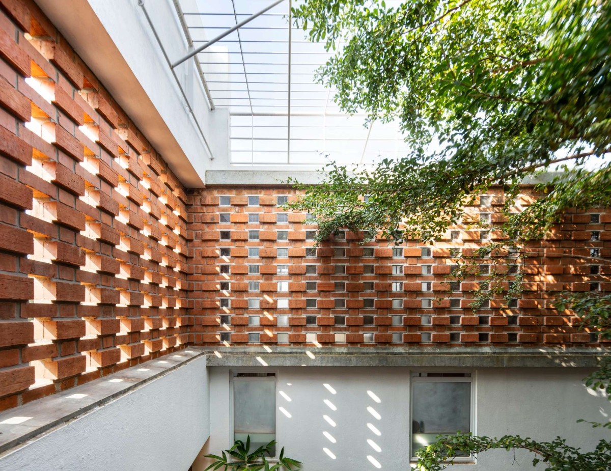 Detailed shot of Inside Out House by Gaurav Roy Choudhury Architects