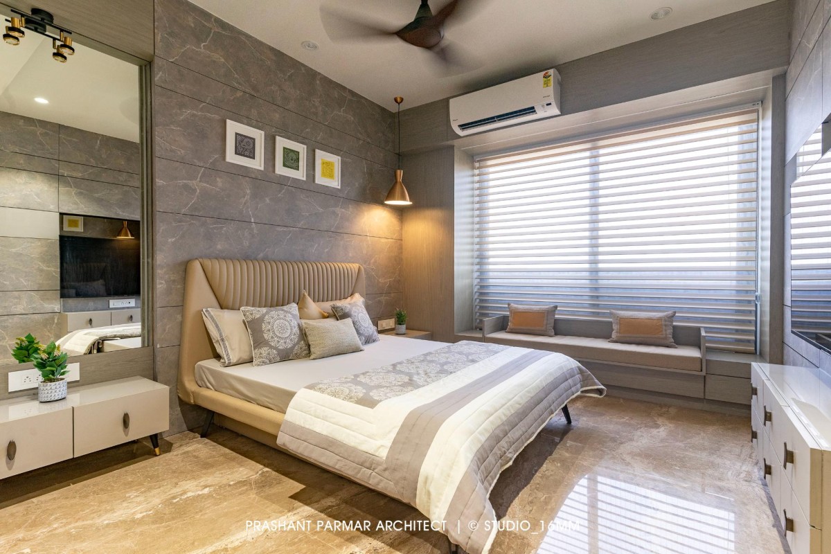 Parents Bedroom of Ultra-Modern Luxurious Penthouse by Prashant Parmar Architect - Shayona Consultant