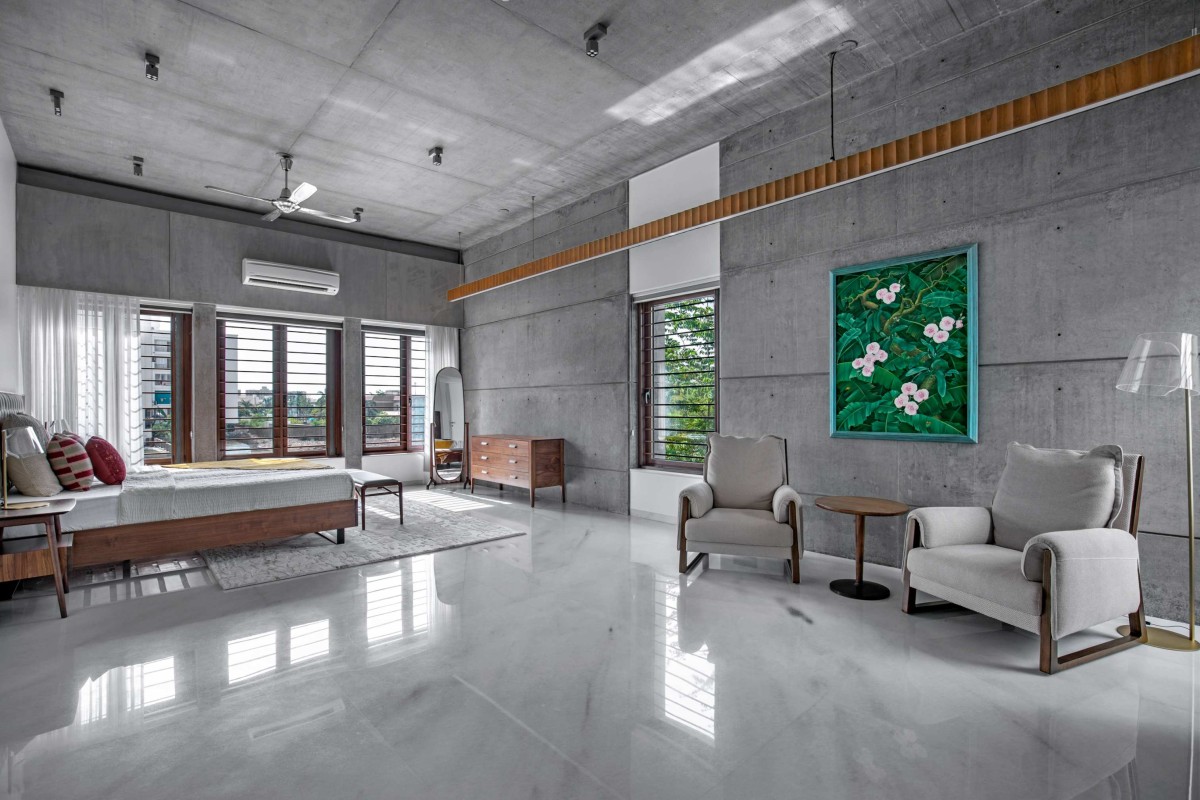 Master Bedroom of Ankit Shah Residence by Dipen Gada & Associates