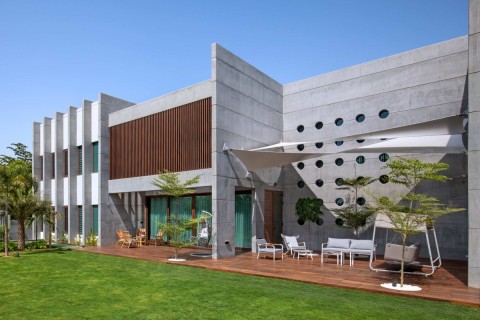 Ankit Shah Residence by Dipen Gada & Associates