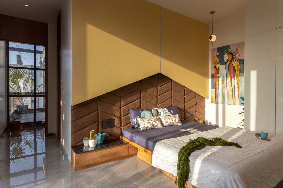 Bedroom 3 of Swapna Residence - A Harmonious Fusion of Design and Function by Architects at Work