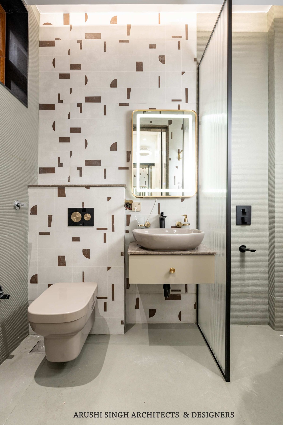 Bathroom of The Narayan House by Arushi Singh Architects & Designers