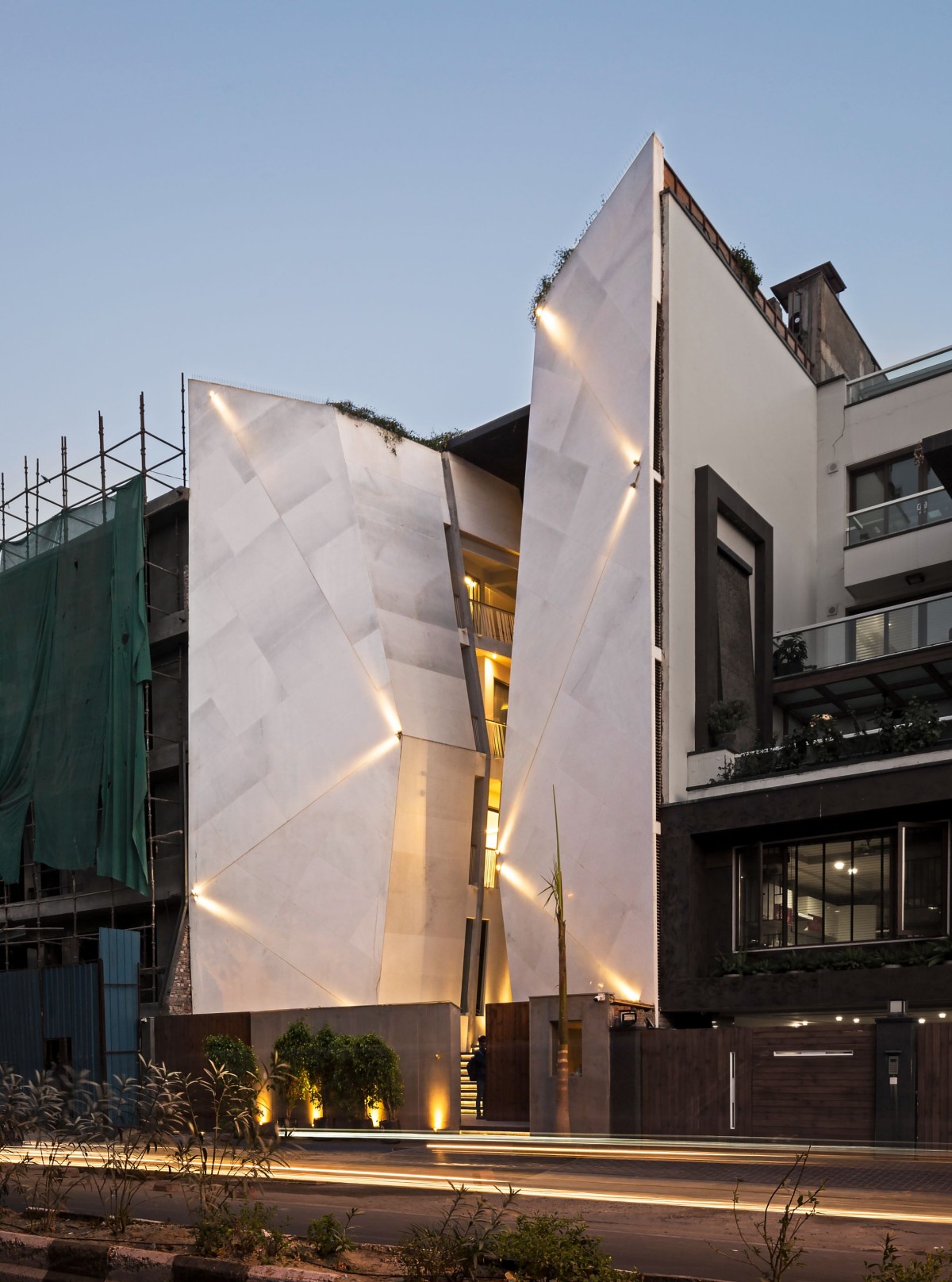 Exterior of Cleft House by Anagram Architects