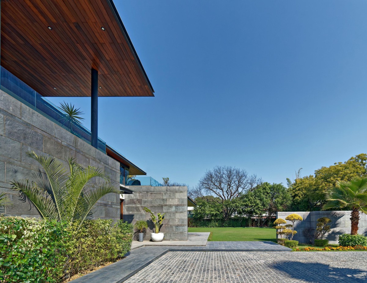 Exterior view of Horizon House by DADA Partners