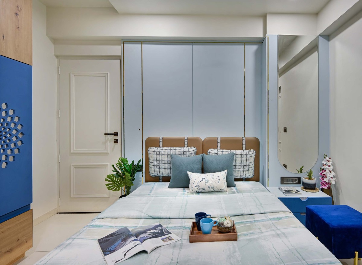 Parent's Bedroom of Abode 502 by UrbanNest Design Studio