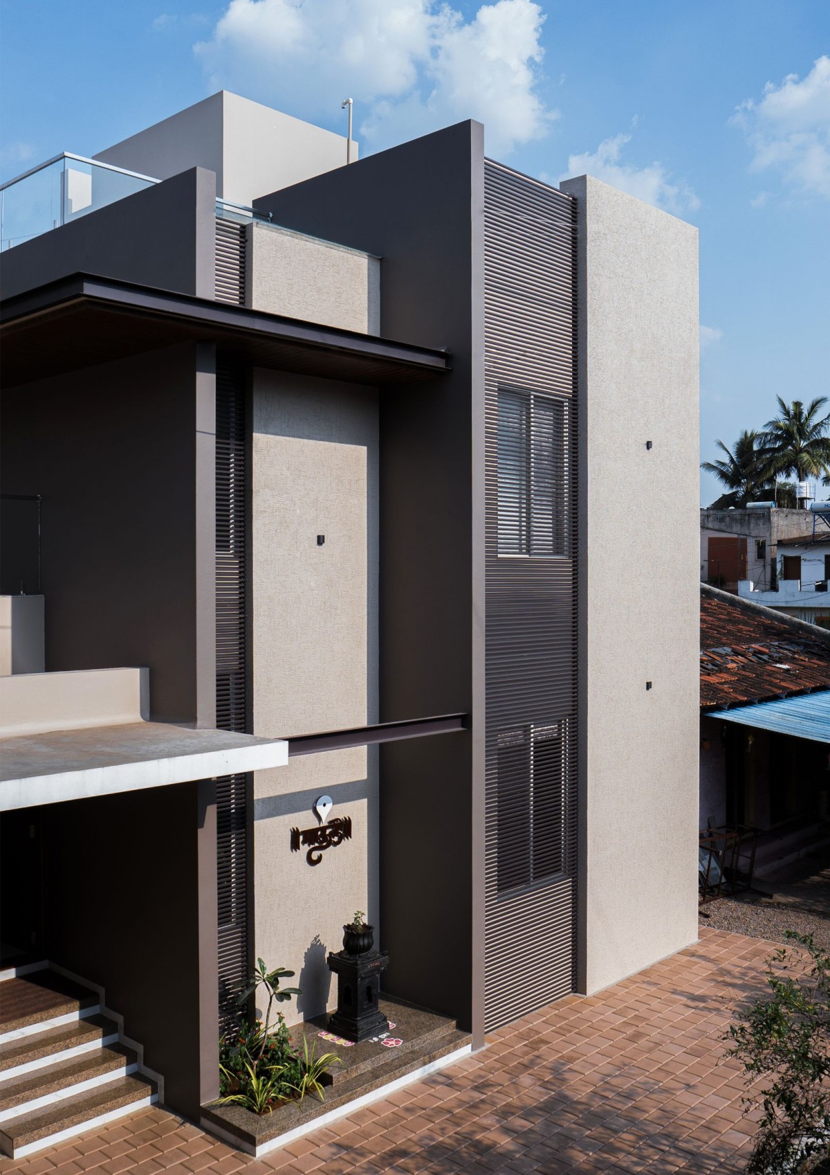 Exterior view of Mauli - A House With Simplicity by Vishwakarma