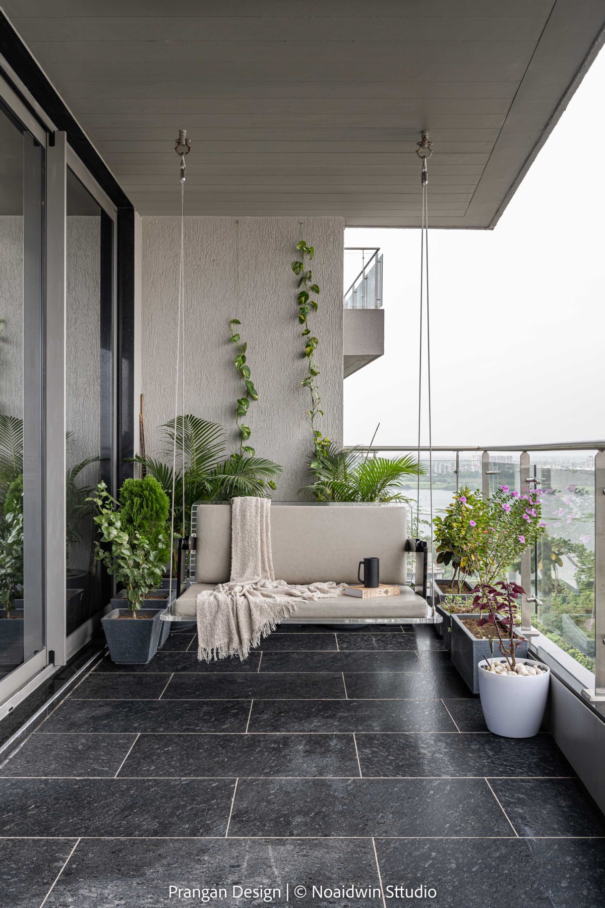 Balcony of Chaklashiya House by Prangan Design