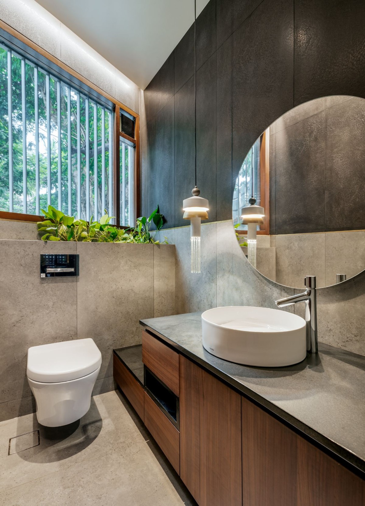 Toilet of Cloaked Residence by Cadence Architects