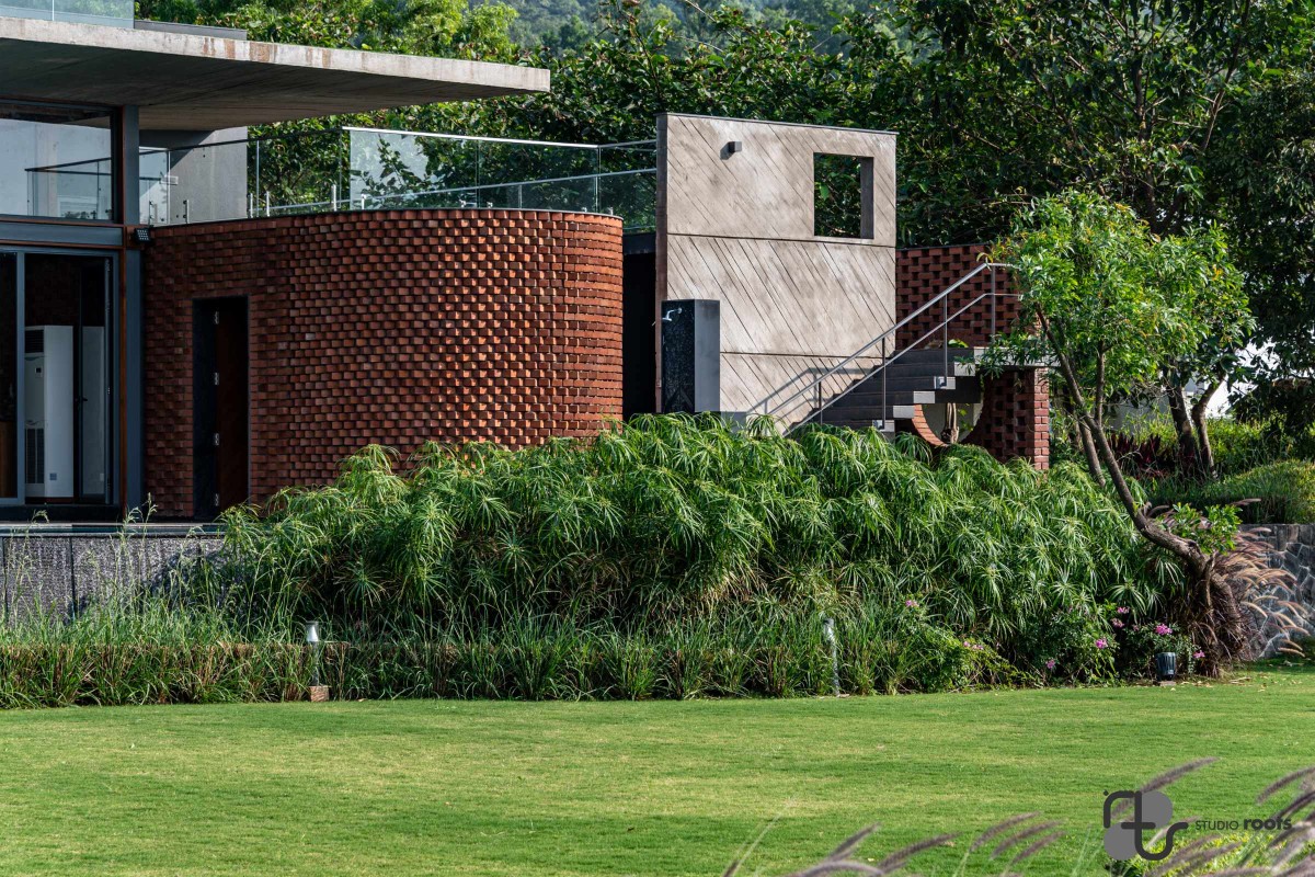 Exterior view of Blurring the Boundaries Weekend Home at Maale by Studio Roots