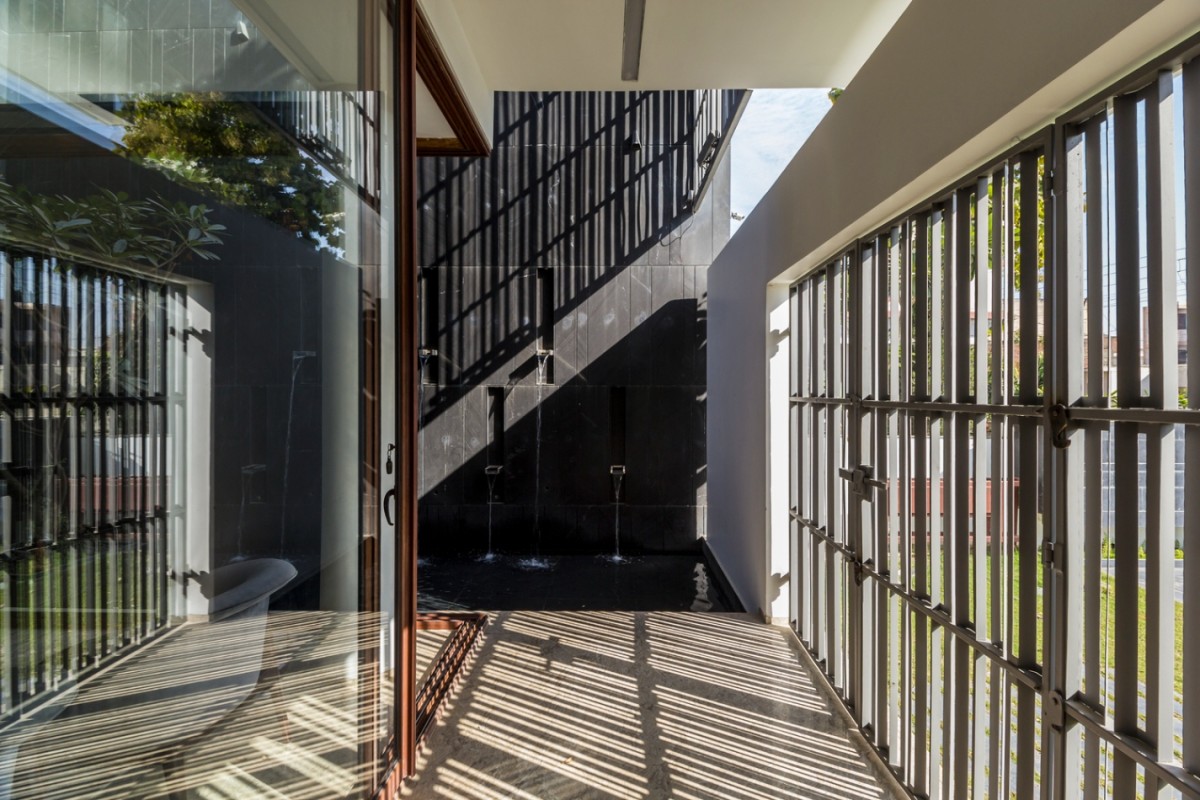 Entrance foyer of Residence 913 by Charged Voids