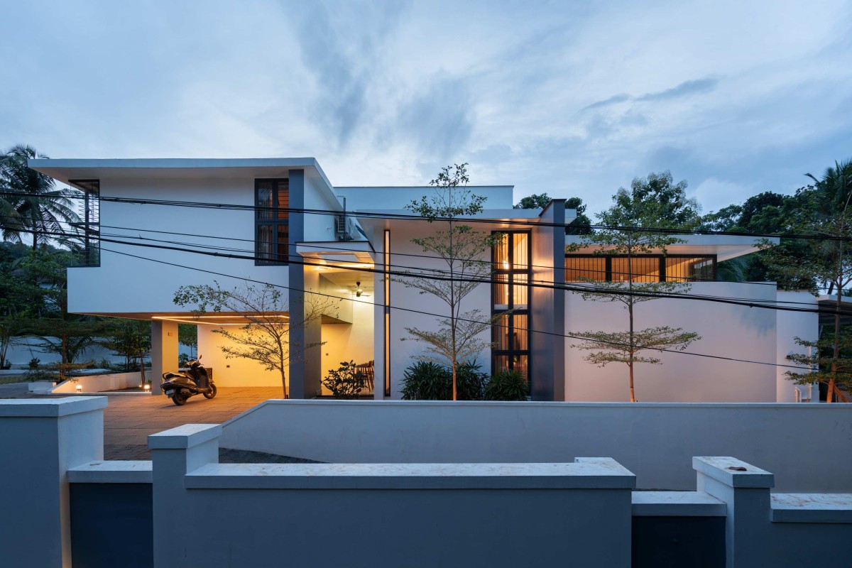 Exterior view of House In Between by Tales of Design studio