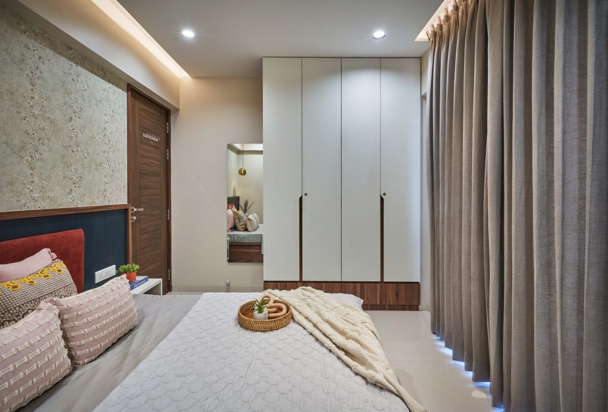 Parent Bedroom of Reviving Spaces by DNT Architects