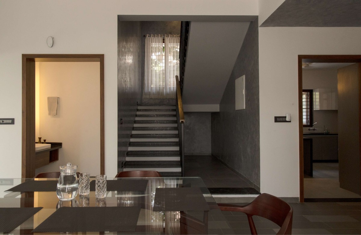 Dining of Amballoor Residence by N&RD