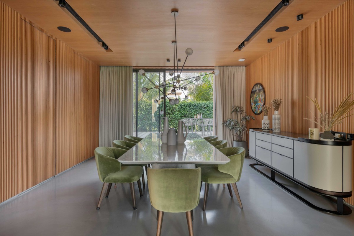 The formal dining room of House Of Greys by ADND