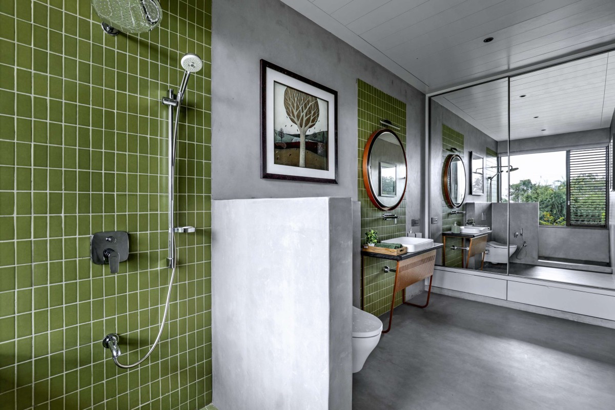 Bathroom of Nirmal Farmhouse by Dipen Gada & Associates