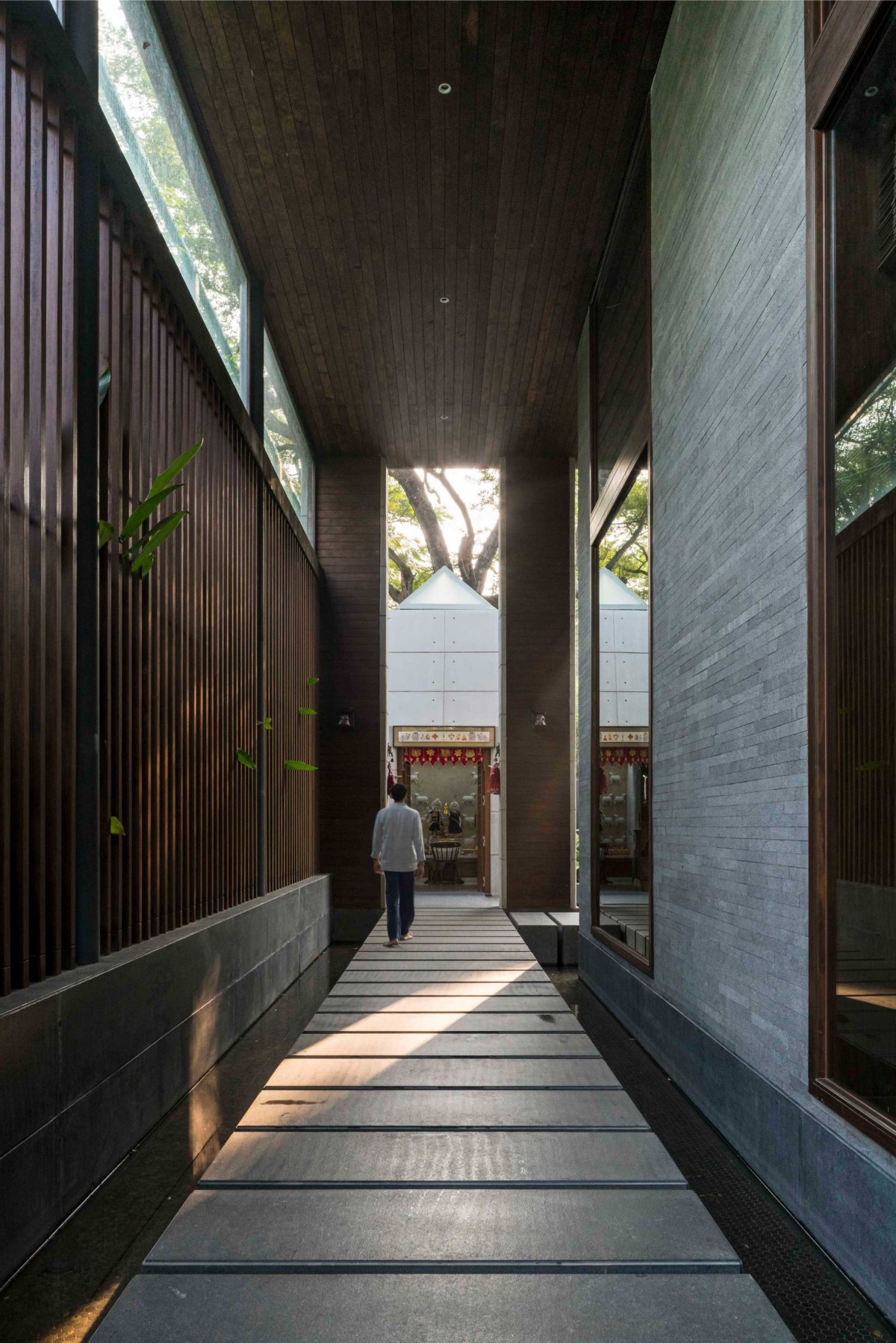 Entrance Passage of Maheshwari House by Anil Ranka Architects