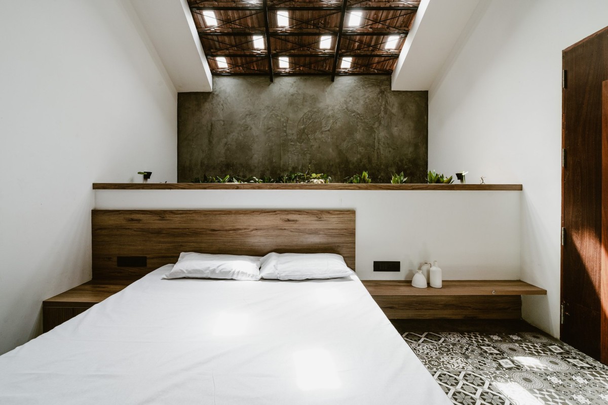Master Bedroom of Bay Leaf House by Project 51 A (h)